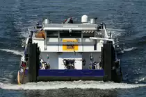 Schubboot Orion II (05609480) , Frontalansicht , am 19.05.2017 auf der Spree in Berlin-Charlottenburg zu Berg. 