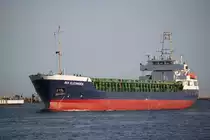 Die Rix Eleonora auf dem Weg von Lindoe(D�nemark)nach Rostock-�berseehafen beim Einlaufen am Morgen des 03.06.2017 in Warnem�nde