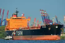 Die Torm Kansas IMO-Nummer:9290646 Flagge:Dänemark Länge:183.0m Breite:32.0m Baujahr:2006 Bauwerft:Hyundai Mipo Dockyard,Ulsan Südkorea auslaufend aus Hamburg aufgenommen in Teufelsbrück am 04.06.17