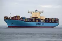 EDITH MAERSK , Containerschiff , IMO 9321548 , Baujahr 2007 , 15500 TEU , 397.7 × 56.4m , 16.05.2017  Cuxhaven
    