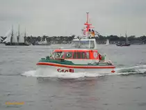 BOTTSAND am 19.6.2012, Kieler Förde /

Seenotrettungsboot der 8,5 m-Klasse / Lüa 8,52 m, B 3,12 m, Tg 0,93 m / 1 Diesel, 162 Kw  (220 PS) / 1994 bei Fassmer, Berne / 2014 Außerdienststellung  / Die Bottsand wurde im Mai 2015 an den Seenotrettungsdienst von Uruguay übergeben /
