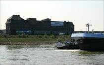 Am Rhein bei Duisburg - Niag Rheinhafen Orsoy.