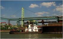 Die  Thyssen I  (Schwelgern/D) Europanummer 4032900, L�nge 25,28 m, Breite 9,27 m an der Einfahrt zum Schwelgern-Hafen (Duisburg).