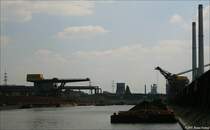 Duisburg - Blick in ein Hafenbecken des Schwelgern-Hafens.