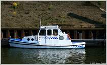 Die  Bussard  - Hafenmeister Duisport (Duisburg). Leider habe ich keine Informationen zu dem Schiff finden k�nnen, aber es ist unglaublich klein. Ich stelle noch ein Foto ein, wo es zusammen mit der  Karl Jarres  zu sehen ist, so dass man eine Gr��envorstellung bekommt.