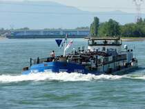 Das Tankmotorschiff  Eiltank 5  am 08.05.2008 zu Berg oberhalb der Schleuse Vogelgr�n, im Rhein-Seiten-Kanal.