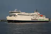 die Scandlines Hybrid Ferry Berlin auf ihrem Seeweg von Rostock-�berseehafen nach Gedser beim Auslaufen am Abend des 01.09.2017 in Warnem�nde.