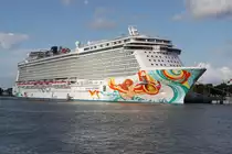 Am Morgen des 02.09.2017 lag die Norwegian Getaway am Liegeplatz 8 in Warnem�nde.