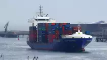 Der 141 m lange Containerfrachter KARIN SCHEPERS am 03.06.17 in Dublin