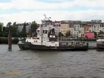 JADE (2) (IMO 9212278) am 4.8.2017, Hamburg, Elbe, Schlepperponton St. Pauli / 

Schlepper / 518 BRT / Lüa 33,46 m, B 13,1 m, Tg 5,65 m / 2 MaK-Diesel, ges. 5000 kW (6.800 PS), 13 kn, 71 t Pfahlzug / gebaut 2000 bei Hitzler, Lauenburg für URAG Bremen / Flagge: D, Heimathafen Bremen /
