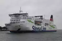 Die StenaLine F�hre Sk�ne auf ihrem Seeweg von Trelleborg nach Rostock-�berseehafen beim Einlaufen in Warnem�nde.08.09.2017