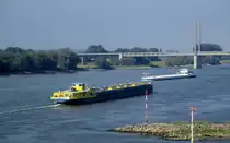 TMS Piz Cambrena (07001488 , 110 x 11,25m) fuhr am 07.07.2017 auf dem Rhein bei Rees zu Tal. Das GMS Ares (04812510 , 99,88 x 11,44m) zu Berg.