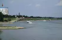 Blick vom Radweg auf den Rhein am ehemaligem AKW Kalkar am 08.07.2017. Das Gelände wird jetzt vom Wunderland Kalkar genutzt.