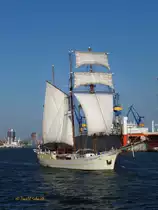 MARE FRISIUM (IMO 5344592) am 11.5.2017, Hamburg auslaufend, Elbe Höhe St. Pauli /
3-Mastmarstoppsegelschoner / BRZ 210 / Lüa 49,5 m, B 6,7 m, Tg 3,3 m / Segelfläche: 634 m², 9 kn / 1 Diesel, Scania, 264 kW, 359 PS, 7 kn  / 90 Tagesgäste, 36 Pass., 12 Kabinen / Eigner: Tall Ship Company,  Flagge: Niederlande, Heimathafen: Harlingen / gebaut 1916 als Logger, 
