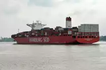 Cap San Artemissio  Containerschiff, Rederei Hamburg S�d, Heimathafen  Singapore  IMO: 9633939 Baujahr: 2014, Teu: 9814, L�nge 333,20 m, Breite 48,20 m. Beobachtet in Wedel einlaufend am 25.09.17.