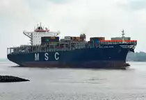 MSC Adelaide, Containerschiff, IMO: 9618290, Baujahr 2013, Teu 8800, L�nge 300 m, Breite 48,34 m. Auslaufend bei Wedel am 25.09.17.