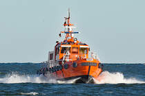Lotsenversetzboot LABOE in der Ostsee vor dem Hafen Lübeck-Travemünde. Aufnahme vom 07.01.2018