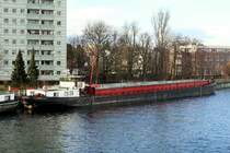 GMS Martha (04007590 , 80 x 8,20m) am 16.01.2018 festgemacht am Ufer der Havel in Berlin-Spandau.