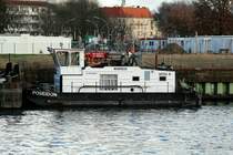 SB Poseidon (05609830 , 10,56 x 5,03m) der Fa.Hülskens am 16.01.2018 auf der Havel in Berlin-Spandau.