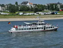 Das Ausflugsschiff  Düssel  (04200160) Ende Juni 2018 auf dem Rhein in Düsseldorf.