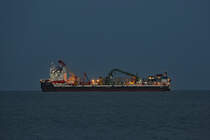 Kabelleger ULISSE (IMO 8688535) ankert vor Rügen auf der Prorer Wiek. - 08.07.2018