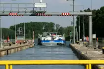 TMS Eiltank 14 (04400790 , 86 x 9,5m) verließ am 11.05.2018 nach der Bergschleusung die Schleuse Gleesen im Dortmund-Ems-Kanal.