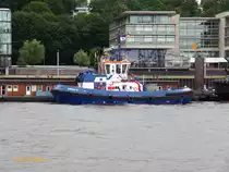 FAIRPLAY IX (3) (IMO 9725093) am 22.6.2018, Hamburg, Elbe, Schlepperponton Neumühlen /
Tractor Hybrid Schlepper für Hafen Assistenz und Küsten Verschleppungen und Bergungen  / BRZ 494 / Lüa 29,67 m, B 13,5 m, Tg 6,3 m / Hauptmaschinen: 2 Diesel, MTU 16V4000M63L, je 2240 kWe (3045 PS), 1 Diesel MTU 16V4000M23F, 1460kWe (1986 PS),  Gesamtantriebsleistung: 2x2240 kW + 2x 600 kW elektr. Antrieb, 2 Schottel SRP 4000FP, 12,5 kn, Pfahlzug 90 t / gebaut  05.2015 bei Astilleros Armon Navia, Spanien / 
