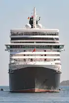 QUEEN ELIZABETH am 7.8.2018 in Lübeck-Travemünde einlaufend