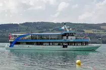 Das 2018 gewasserte Schiff  Delphin  der SGH (Hallwilersee). Es ist 32 Meter lang und fasst max: 220 Personen. Es wurde in der LUX Werft in Köln gebaut.