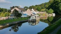 Hausboote auf dem Monmouthshire & Brecon Canal in Wales, 14.9.2016