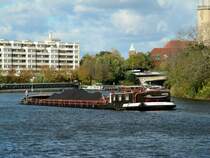 GMS Hildegard (04018050 , 67 x 8,20m) am 24.10.2018 auf der Havel in Berlin-Spandau zu Berg.
