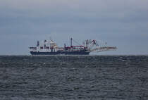Der 235,00m lange Rohrleger AUDACIA (IMO 9305130) vor Rügen. - 23.10.2018
