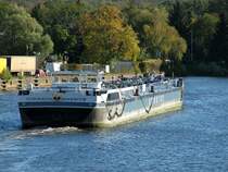 TMS Girbaud (04811700 , 84,99 x 9,57m) am 24.10.2018 auf der Havel in Berlin-Spandau Höhe Feuerwache Spandau-Süd auf Talfahrt. 