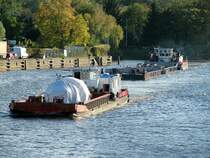 Am 24.10.2018 überholte das SB SCH 2415 (05603810 , 16,50 x 8,15m) mit einem 32,5m langem Leichter den Poln.Schubverband mit SB Bizon-0-111 (08351101) auf der Havel in Berlin-Spandau Höhe der Feuerwache Spandau-Süd zu Berg.  