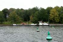 Das SB Olm vom WSA Brandenburg (05033750 , 10,90 x 5,08m) und der Leichter DP 3428 (20,21 x 4,23m) wurden am 01.10.2018 als 1.Fahrzeug nach der 4-Wöchigen Sperrung der Schleuse Wusterwitz in der Nordkammer zu Berg geschleust und waren hier bereits im Oberwasser.