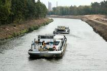Blick auf den Elbe-Havelkanal zw. Schleuse Wusterwitz und Wendsee am 01.10.2018. Dieser Teil wird z.Zt. ausgebaut. Die GMS Michael B (04031030) und Weststrand (04030830) fuhren Richtung Brandenburg/Havel.