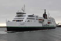 Die Scandlines Hybrid Ferry Prins Richard auf ihrem Seeweg von Rødby nach Puttgarden beim Einlaufen am Morgen des 28.12.2018 gegen 09:58 Uhr in Puttgarden.