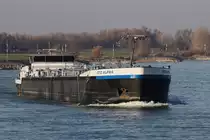 TMS OTD.Alpah (EIN:02329683) Maschine Catapillar 1650 PS am 16.11.2018 auf dem Rhein bei Xanten zu Berg.