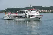Das Motorschiff Uhldingen wird im Kursverkehr zwischen Überlingen und Meersburg, also auf dem Obersee eingestzt. Das Schiff kann 300 Personen befördern. Das Bild ist vom
11.5.2011.