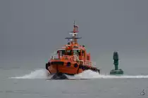 Das Lotsenschiff Pilot Holtenau (MMSI: 211533730) kehrt nach Travemünde zurück. (April 2019)