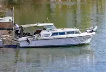 Motoryacht  NIOBE  auf dem Rhein-Seitenarm in Bad-Honnef - 30.03.2019