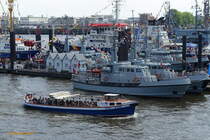 MARIE (H 3055) am 11.5.2019, Hamburg, Elbe, hinter der Überseebrücke  /
Ex-Name: IRMA II (H 3055), nach der Havarie am 7.6.2016 umbenannt in MARIE  /
Barkasse / Lüa 18,0 m B 4,0 m, Tg 1,3 m / 1 Diesel, 120 kW (163 PS) / 99 Pass. / gebaut 1959 bei Het Noorden, Groningen/NL /
