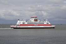 MS Uthlande der Wyker Dampfschiffahrts-Reederei Föhr-Amrum (Sietas-Werft Hamburg-Neuenfelde, Indienststellung 15.06.2010, 75,88 x 16,40 m, Tiefgang 1,85 m, 3.300 BRT, 12 kn, 2160 kW) am 08.07.2019 in Wittdün/Amrum