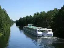 KFGS Mona Lisa (01822875 , 82 x 9,5m) am 24.07.2019 im Havelkanal (HvK) zu Berg Höhe Schönwalde-Siedlung.  