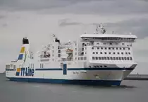 Die TT-Line Fähre Peter Pan auf ihrem Seeweg von Trelleborg nach Travemünde via Rostock beim Einlaufen in Warnemünde.07.09.2019
