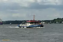 DEEPENSCHRIEWER II am 21.8.2019, Hamburg, Elbe vor dem  Bubendeyufer  /

Mess- und Peilschiff der HPA / Lüa 27,5 m, B 8,6 m, Tg 1,35 m / 2 Diesel ges. 294 kW, 400 PS, 2 VSP, Freifahrt 7 kn, Messfahrt 4 kn / gebaut 1970 bei Menzer, HH-Bergedorf /
Aufgabe: Hydrographische Vermessung der Hafengewässer des Hamburger Hafens mittels eines
Flächenlotsystems. Überwachung der Solltiefen sowie der Topographie der Gewässersohle hinsichtlich morphologischer Veränderungen.
