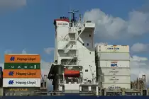 CMA CGM CORNEILLE (IMO 9409170) am 21.8.2019, Schornsteinmarke CMA CGM (The French Line Marseille), Hamburg einlaufend, Elbe Höhe Bubendeyufer / 

Containerschiff / BRZ 73.779 / Lüa 299,2 m, B 40,26 m, Tg 14,5 m / 1 Diesel, 57.100 kW ( PS), 24 kn / 6.500 TEU, davon Reeferplätze / gebaut 2009 in Busan, Südkorea / Eigner: Conti-Holding, München, Manager: NSB Niederelbe, Buxtehude / Flagge: Liberia, Heimathafen: Monrovia /