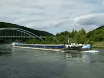 GMS Kraszna (04501350 , 86 x 8,20m) passierte am 13.09.2019 auf dem Main-Donau-Kanal zu Tal die Stadt Riedenburg.