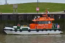 Lotsenboot Pilot „SNORRE Los 126“ liegt an der Ausfahrt der Schleuse zum alten Hafen und wartet auf den nächsten Auftrag. 20.09.2019 (Hans)