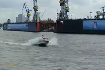 F 35 (Feuerwehr) am 21.8.2019, Hamburg, Elbe vor Blohm+Voss / 
Feuerwehr Mehrzweckfahrzeug (MZB) / Lüa 8,0 m, B 2,47 m / 1 Innenborder, Yanmar 6 LPA-ST2TP2, 232 KW (315 PS), 25 kn / zugel. Personen: 12 /
